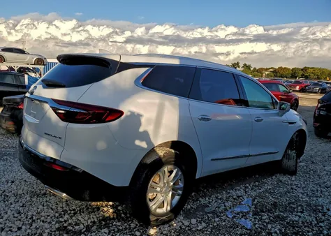 2018 Buick Enclave Essence z USA, uszkodzony, nr VIN 5GAERBKW5JJ122102